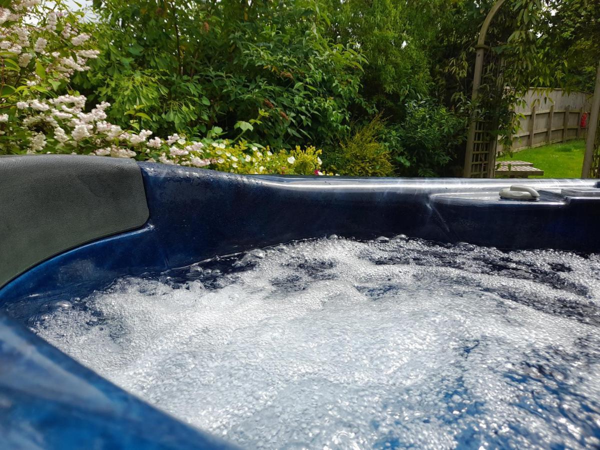 Orchard View Yurt & Hot Tub Somerset Weston-super-Mare Dış mekan fotoğraf